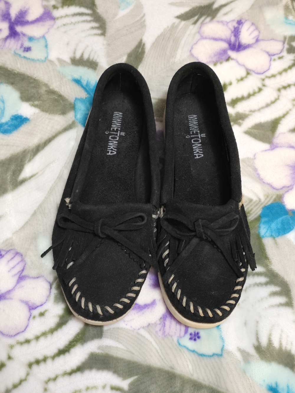 Minnetonka Black Suede Fringe Moccasin Loafers